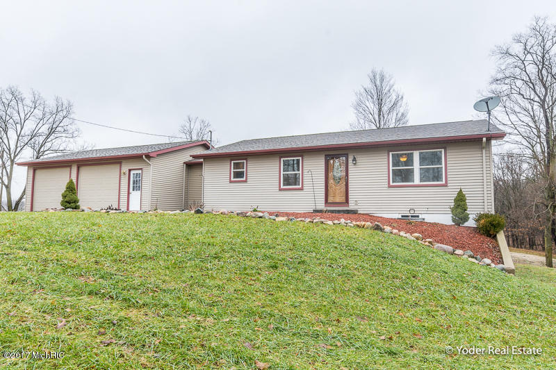 580 W Dowling Rd, Dowling, MI 49050 photo 1