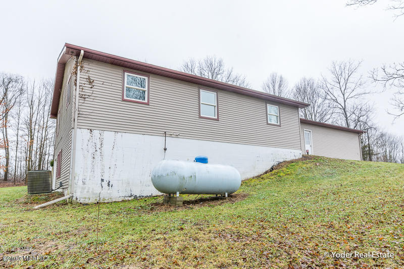 580 W Dowling Rd, Dowling, MI 49050 photo 32