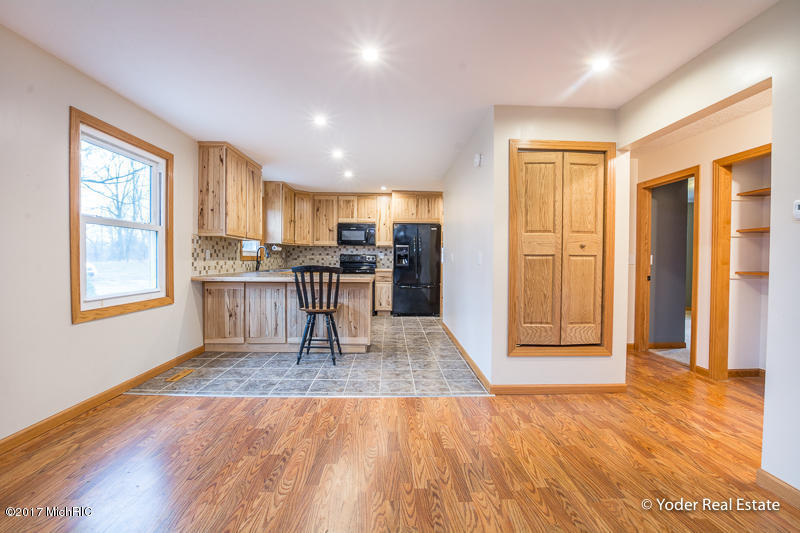 580 W Dowling Rd, Dowling, MI 49050 photo 13