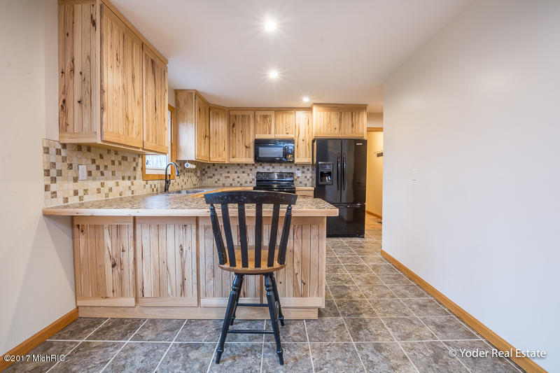 580 W Dowling Rd, Dowling, MI 49050 photo 14