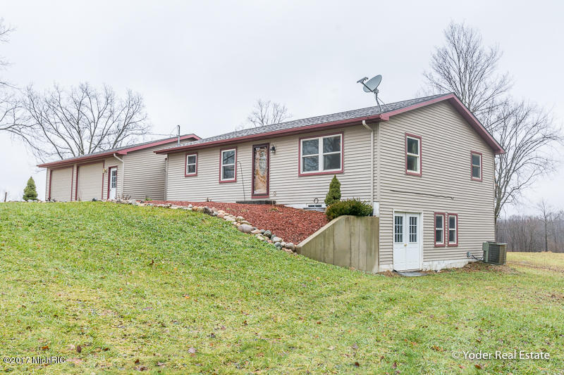 580 W Dowling Rd, Dowling, MI 49050 photo 2