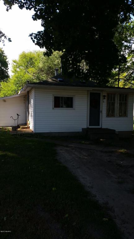 112 S Johnson, Montgomery, MI 49255 photo 2