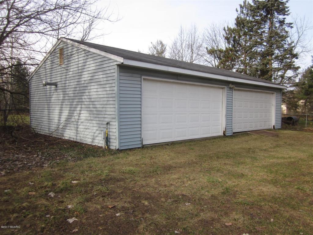 241 N Sunset St, Plainwell, MI 49080 photo 5