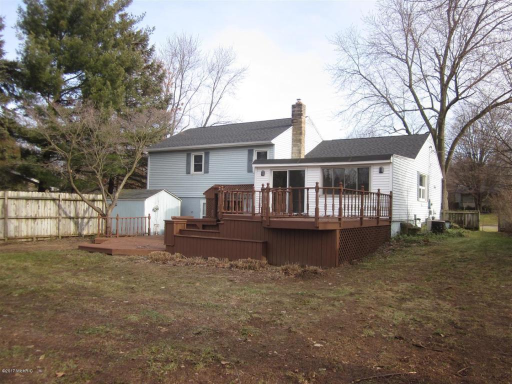 241 N Sunset St, Plainwell, MI 49080 photo 4