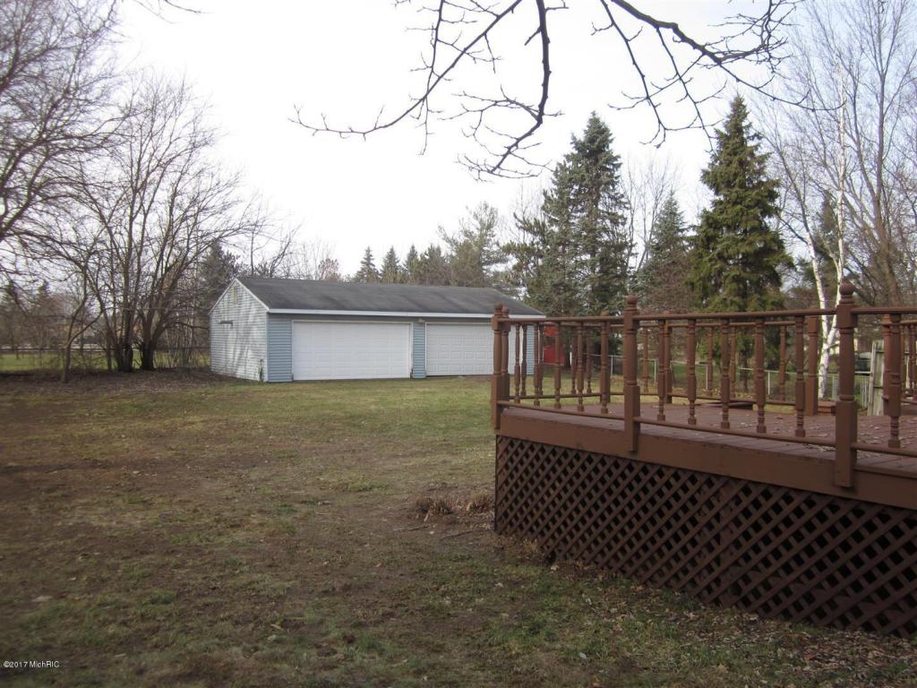 241 N Sunset St, Plainwell, MI 49080 photo 3