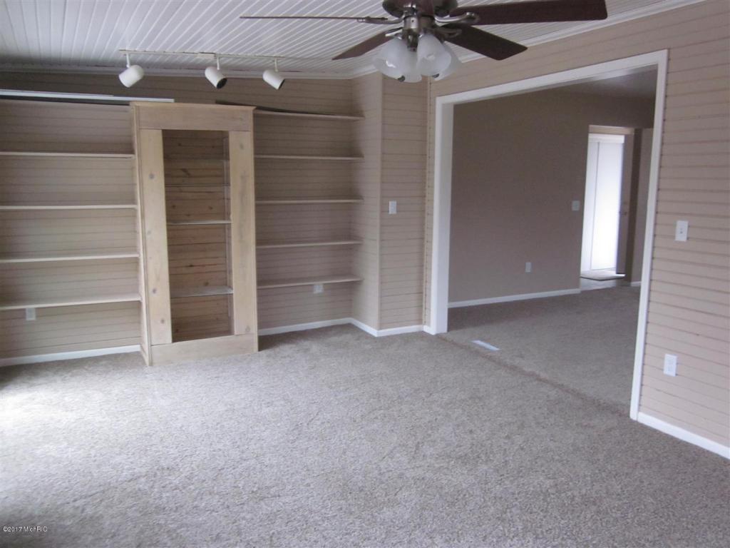 241 N Sunset St, Plainwell, MI 49080 photo 28