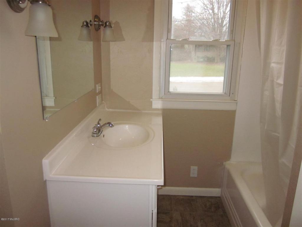 241 N Sunset St, Plainwell, MI 49080 photo 32