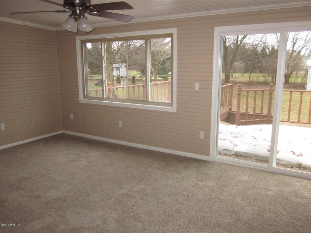 241 N Sunset St, Plainwell, MI 49080 photo 17