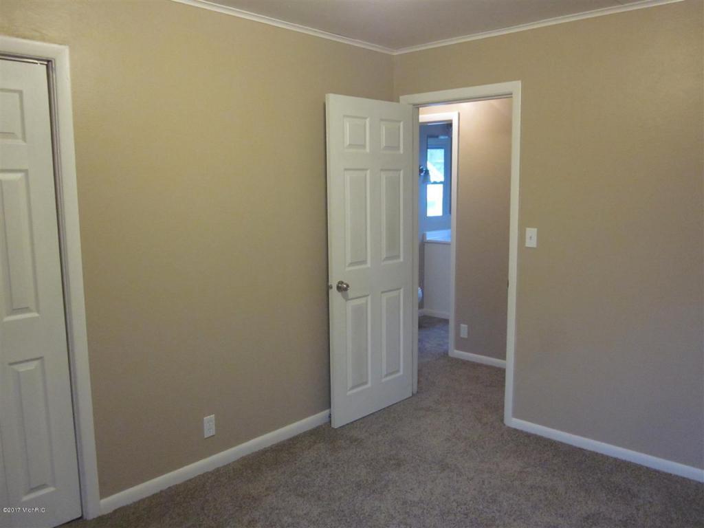 241 N Sunset St, Plainwell, MI 49080 photo 31
