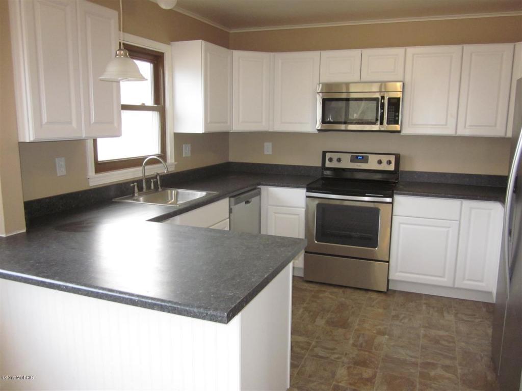241 N Sunset St, Plainwell, MI 49080 photo 23
