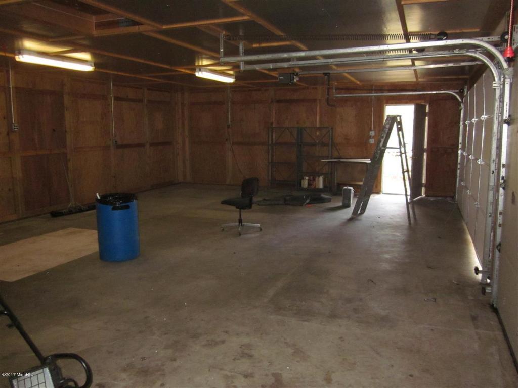 241 N Sunset St, Plainwell, MI 49080 photo 8
