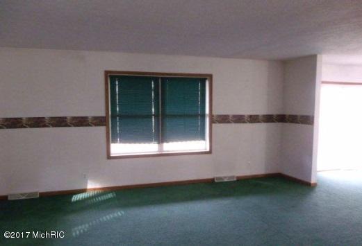 13228 Riverside Dr, Constantine, MI 49042 photo 5