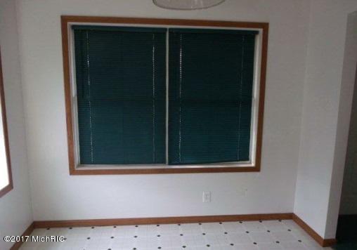 13228 Riverside Dr, Constantine, MI 49042 photo 4