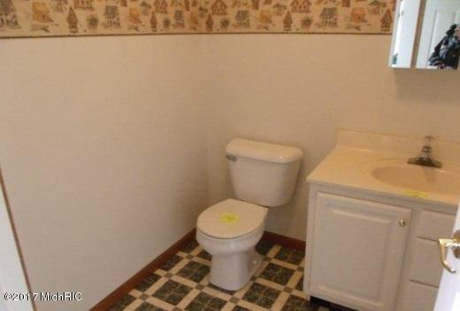 13228 Riverside Dr, Constantine, MI 49042 photo 6