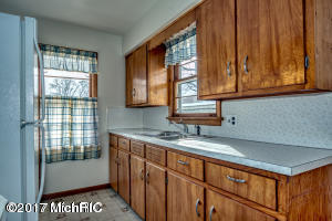 407 East Dr, Marshall, MI 49068 photo 7
