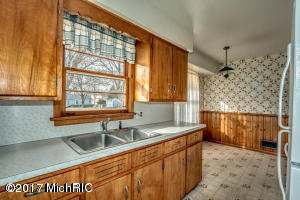 407 East Dr, Marshall, MI 49068 photo 6