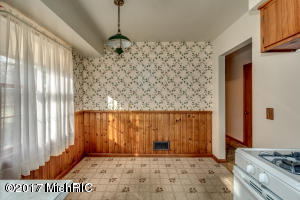 407 East Dr, Marshall, MI 49068 photo 9