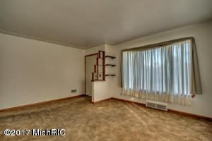 407 East Dr, Marshall, MI 49068 photo 5