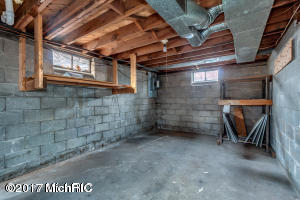 407 East Dr, Marshall, MI 49068 photo 18
