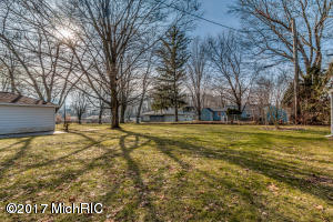 407 East Dr, Marshall, MI 49068 photo 24