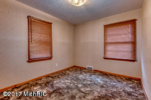 407 East Dr, Marshall, MI 49068 photo 13