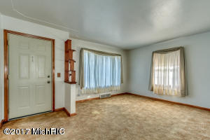 407 East Dr, Marshall, MI 49068 photo 4