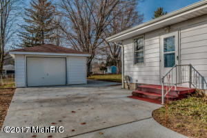 407 East Dr, Marshall, MI 49068 photo 20