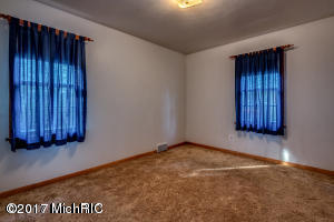 407 East Dr, Marshall, MI 49068 photo 12
