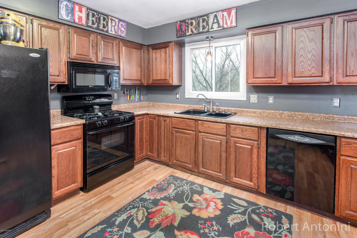 850 Water St, Belding, MI 48809 photo 12