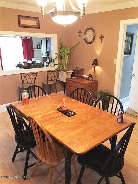 544 E Main St, Ionia, MI 48846 photo 8