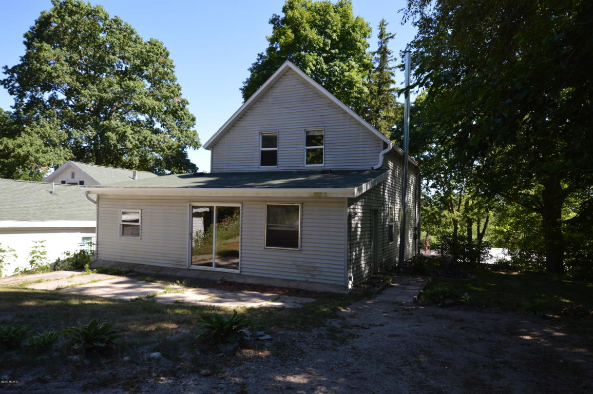 544 E Main St, Ionia, MI 48846 photo 3