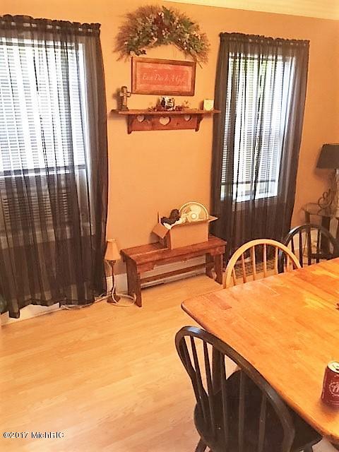 544 E Main St, Ionia, MI 48846 photo 7