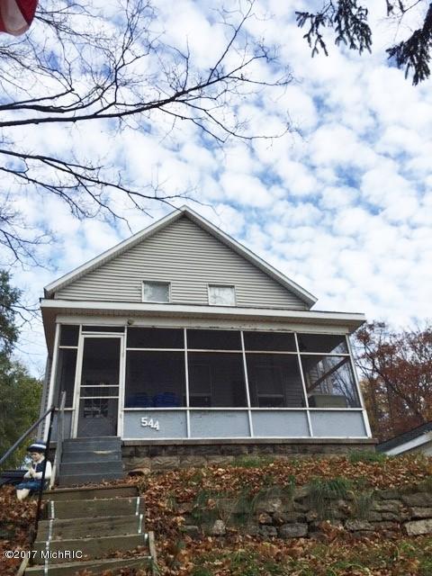 544 E Main St, Ionia, MI 48846 photo 4