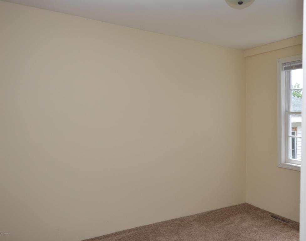 544 E Main St, Ionia, MI 48846 photo 13
