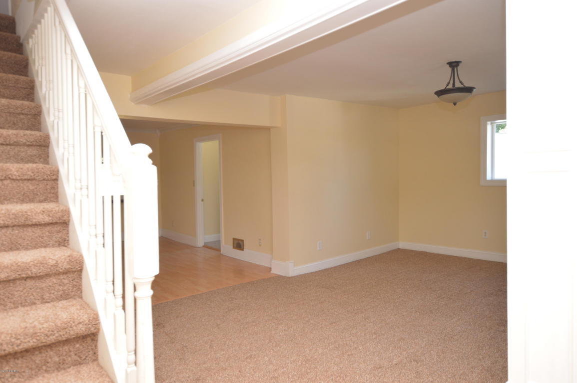 544 E Main St, Ionia, MI 48846 photo 11