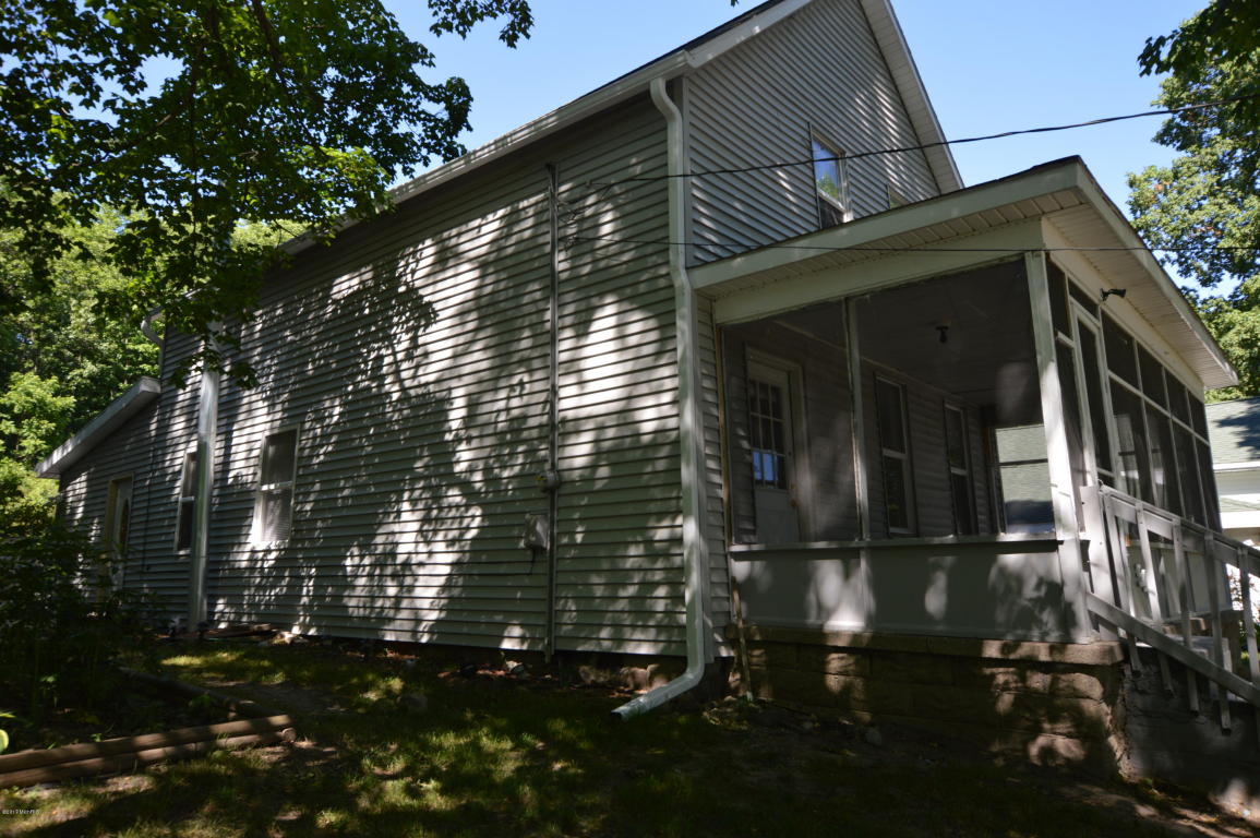 544 E Main St, Ionia, MI 48846 photo 2