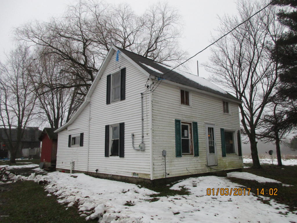 5024 E 4 Mile Rd, White Cloud, MI 49349 photo 1