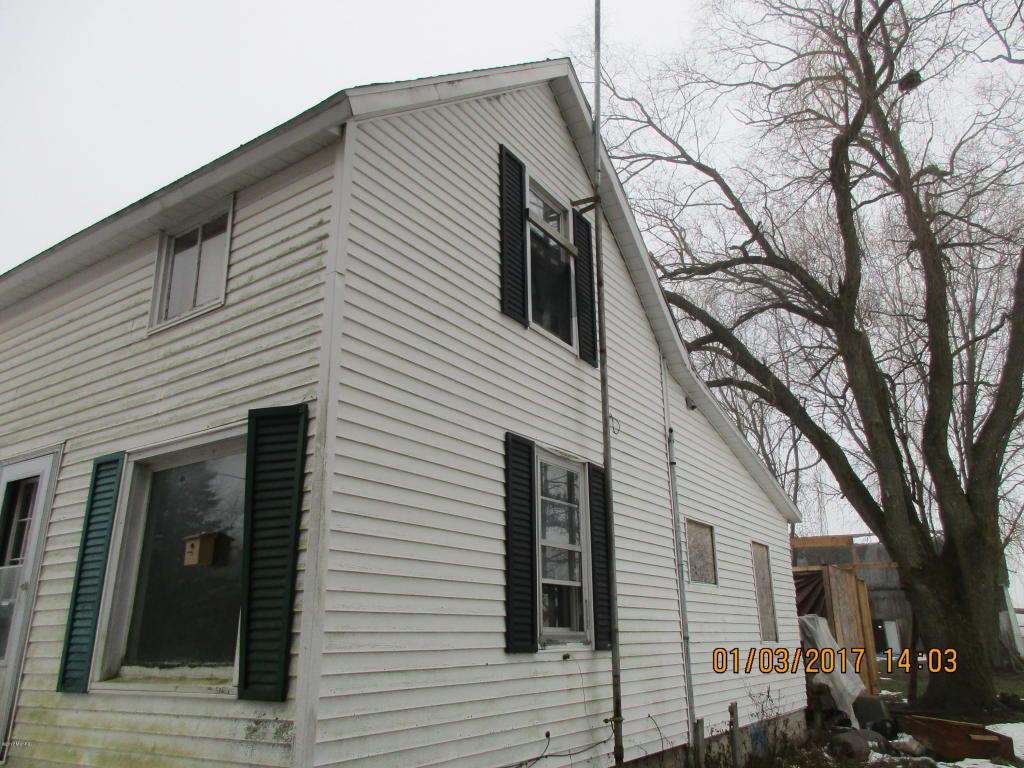 5024 E 4 Mile Rd, White Cloud, MI 49349 photo 9