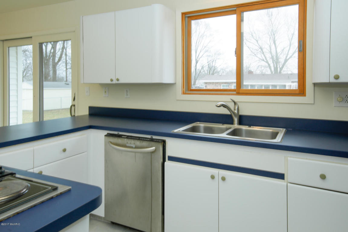 110 Starlight St, Battle Creek, MI 49037 photo 8