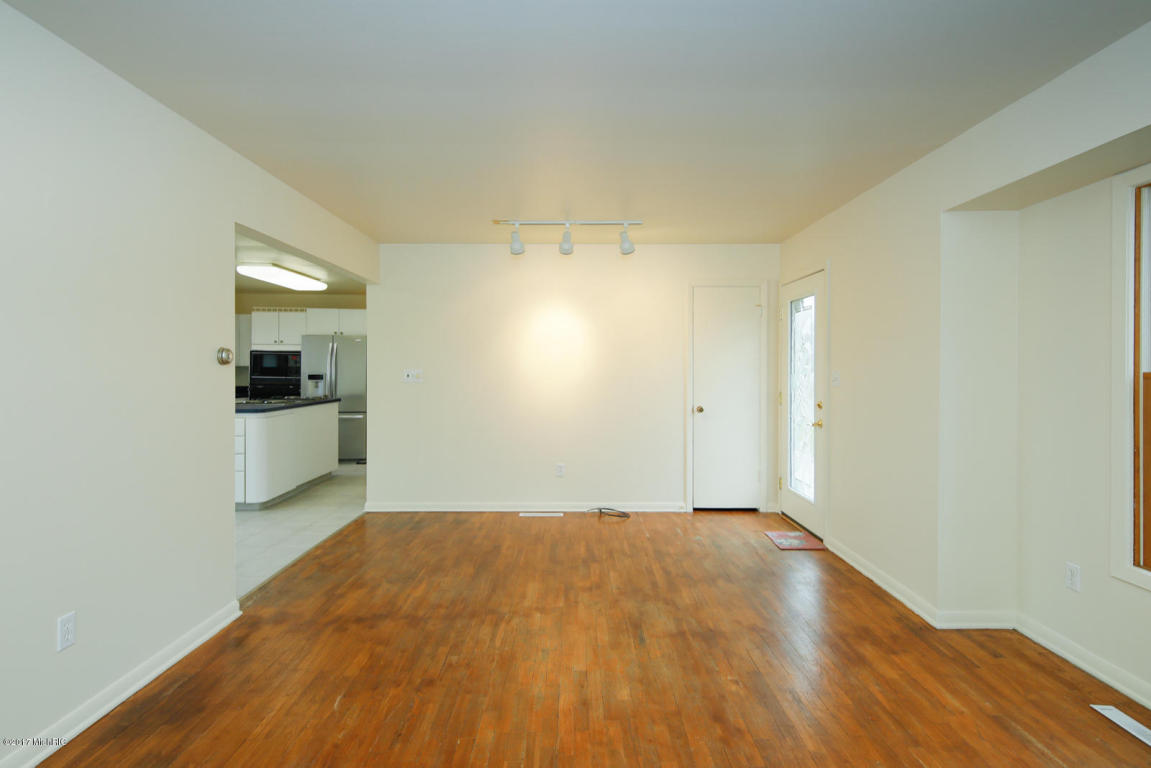 110 Starlight St, Battle Creek, MI 49037 photo 5