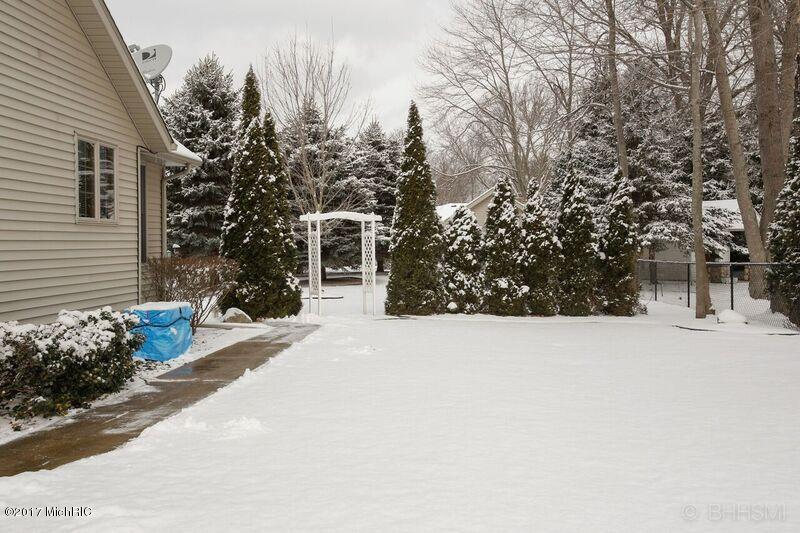 167 Hickory Hls, Marshall, MI 49068 photo 18