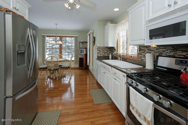 167 Hickory Hls, Marshall, MI 49068 photo 10