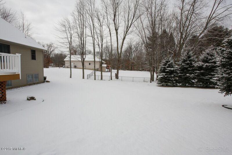 167 Hickory Hls, Marshall, MI 49068 photo 21