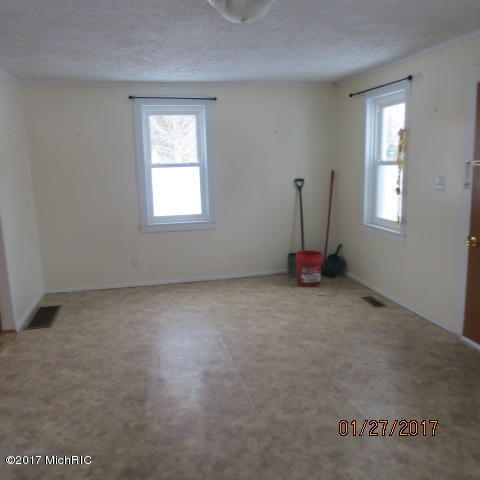 301 Main St, Lawrence, MI 49064 photo 6