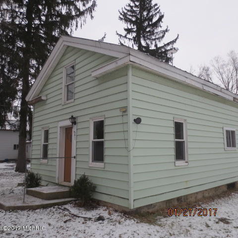 301 Main St, Lawrence, MI 49064 photo 2