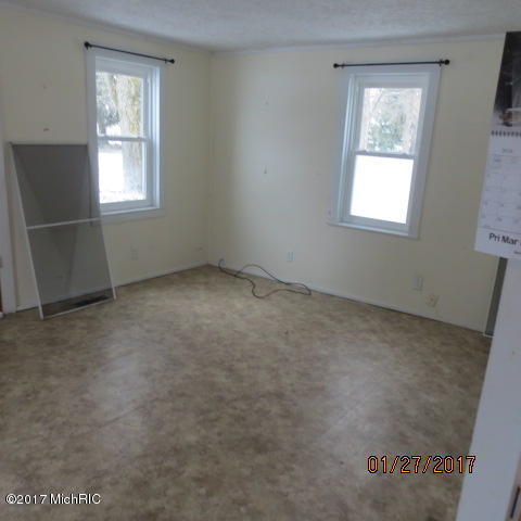 301 Main St, Lawrence, MI 49064 photo 5