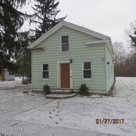 301 Main St, Lawrence, MI 49064 photo 1