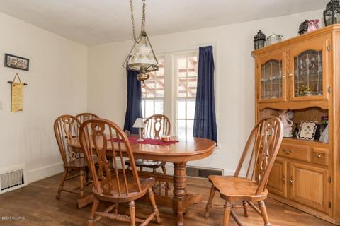 314 E St Joseph St, Lawrence, MI 49064 photo 4