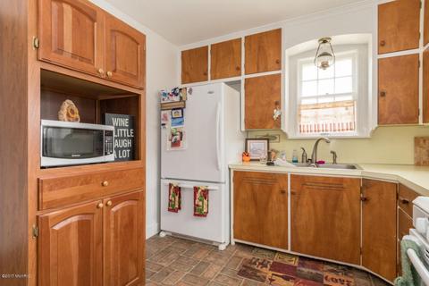 314 E St Joseph St, Lawrence, MI 49064 photo 6