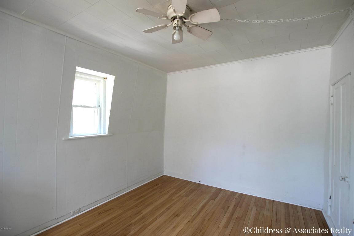 518 Spring St SE, Lowell, MI 49331 photo 17